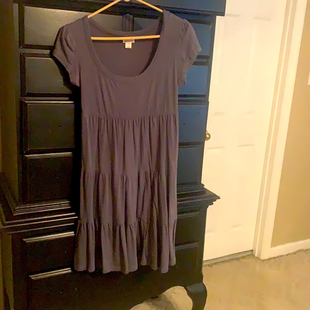 Missimo sz med, cap sleeve gray dress.